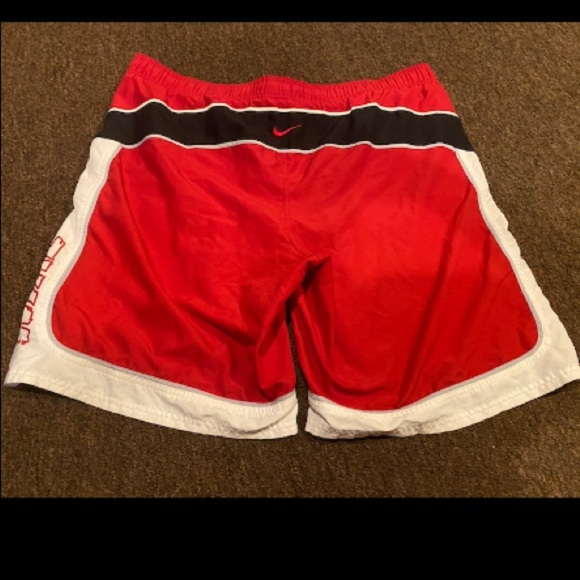 EUC Nike Swim Trunks Mens XL Red Pockets Board Shorts Lined Embroidered Swoosh - Picture 3 of 4
